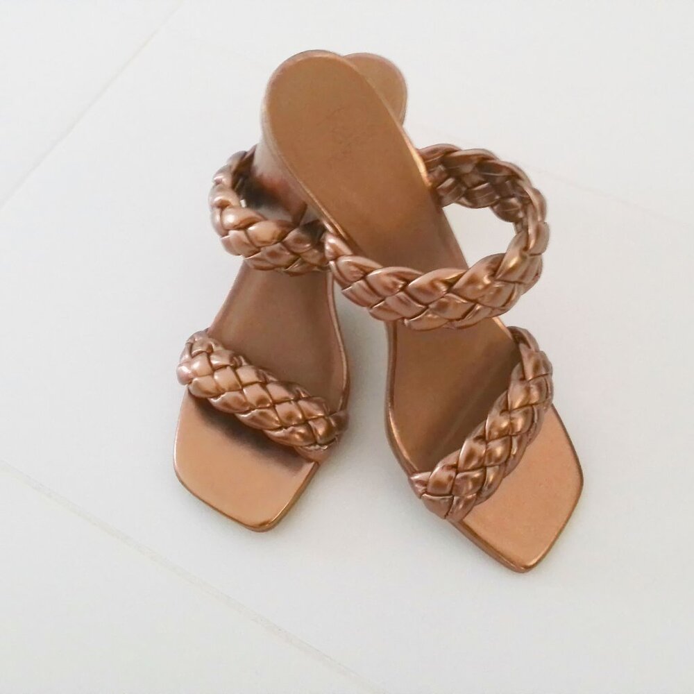 NWOT Iridescent Bronze Braided Sandal